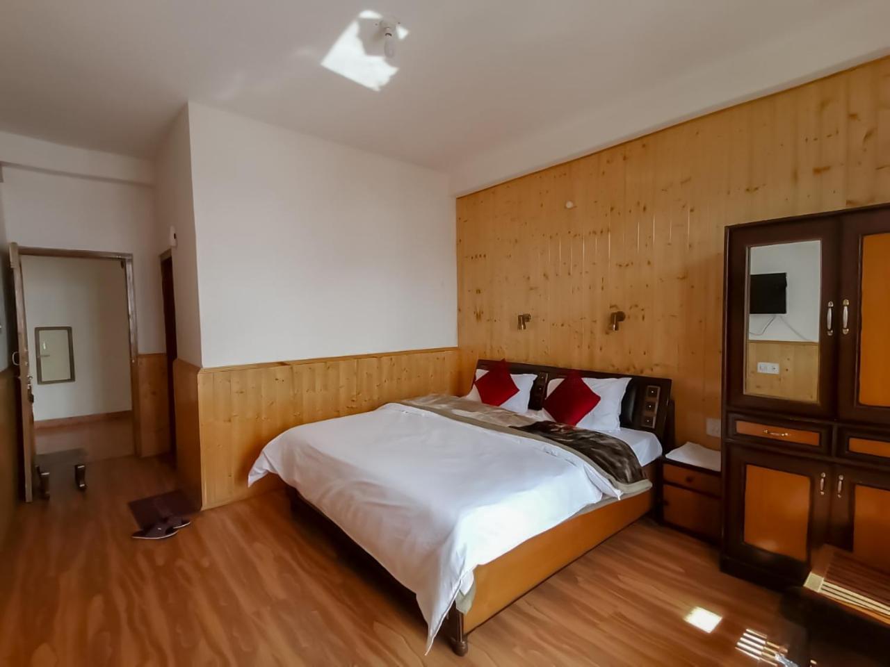 Hotel New Gyespa Kyelang Exteriör bild